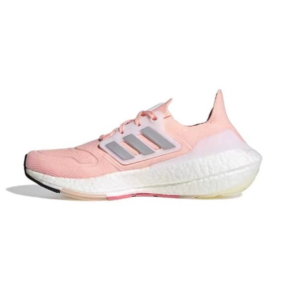 [NEW] Women's adidas UltraBoost 22 Running Shoes Size 5.5 HR1030 - Picture 2 of 5